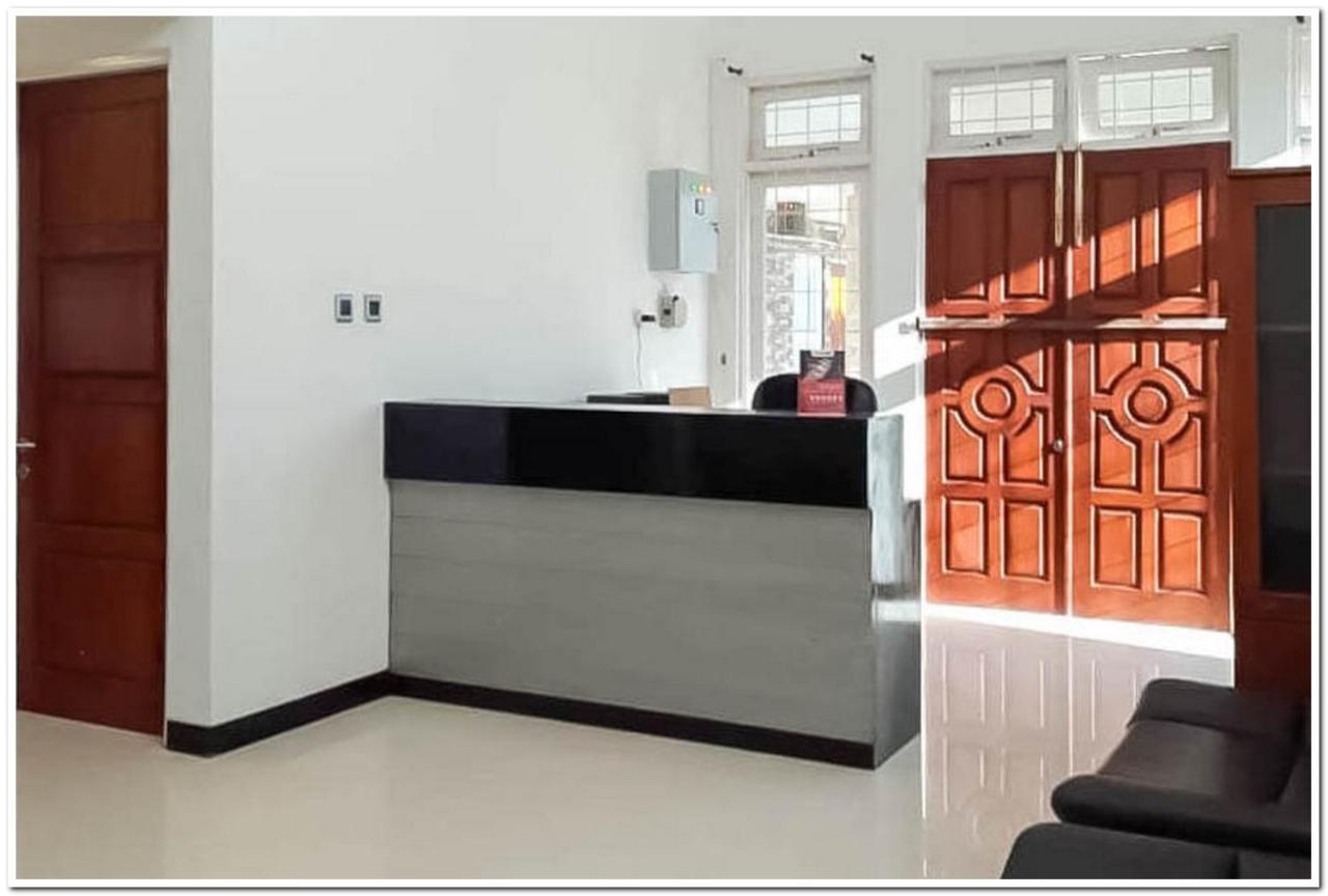 Hotel Reddoorz @ Paus Raya Palangkaraya Exterior foto