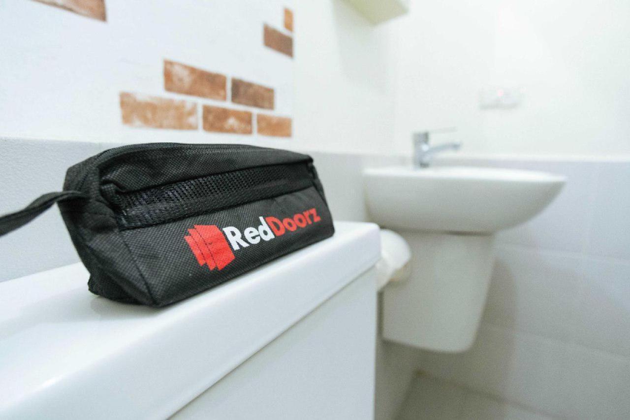 Hotel Reddoorz @ Paus Raya Palangkaraya Exterior foto
